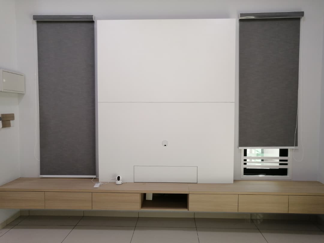 BLACKOUT 100 ROLLER BLINDS